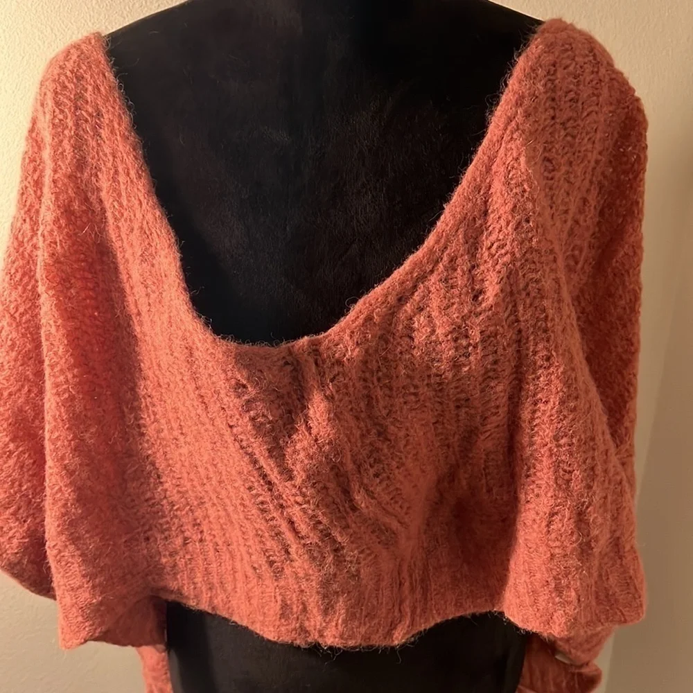 Free People Moonbeam slouchy extra wide Very low V neck alpaca sweater Sz M crop